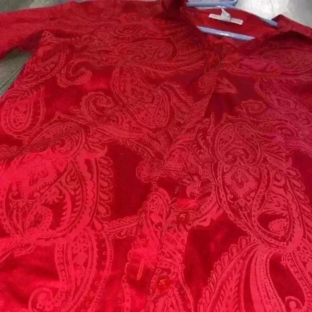 💚🎄3/$15 Medium 3/4 Sleeve Button Up Paisley Design A - Picture 4 of 4